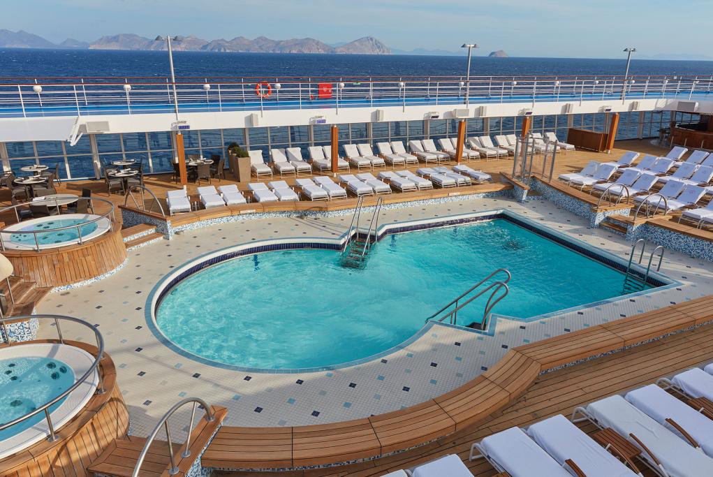 La encantadora piscina del solarium del Seven Seas Voyager (Regent Seven Seas) REGENT SEVEN SEAS CRUISES SEVEN SEAS VOYAGER REGENT CRUISES LUXURY CRUISES REGEN SEVEN SEAS CRUCEROS DE LUJO REGENT SEVEN SEAS VOYAGER CRUCEROS RSSC REGENT CRUISES #crucerosdelujo #luxurycruises #crucerosexclusivos #regentsevenseas #regentcruises #rssc #crucerosregent #sevenseasvoyager #regentvoyager #luxurycruises #crucerosdeluxe #crucerosdelujo #cruceroslujo #piscina #pool
